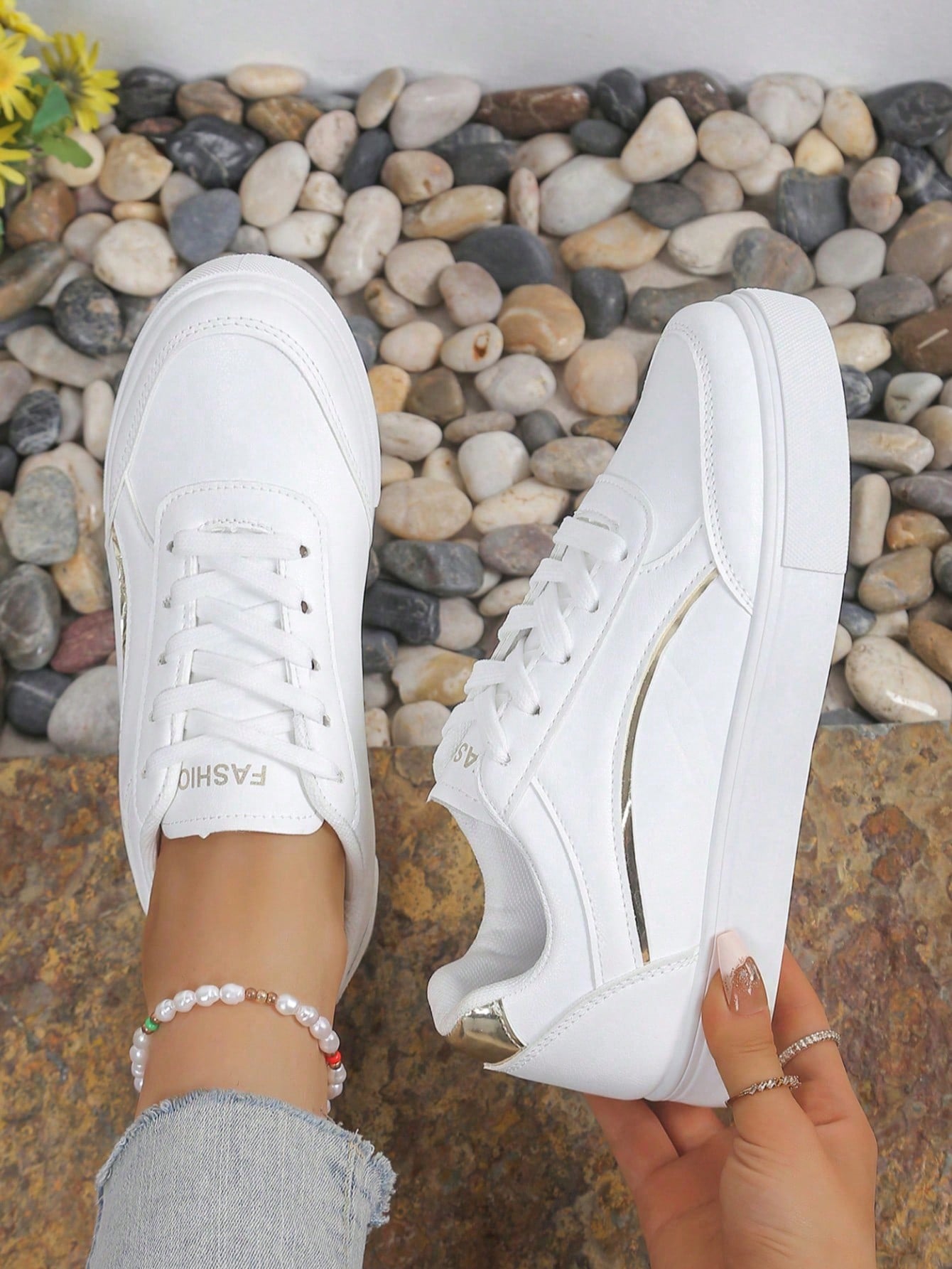 Women White Casual Sneakers, L - Running Gear Woman 评论和价格